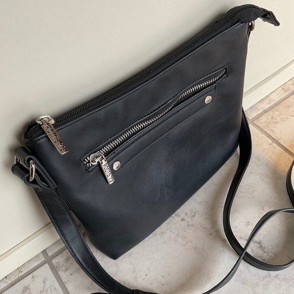 Roots 73 - Vegan Leather Crossbody Black Colour Shoulder Bag NWOT - Picture 5 of 16